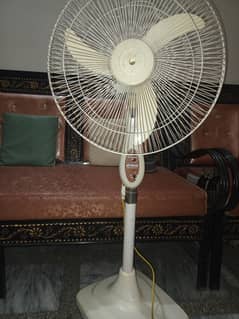DC revolving Fan 12 volt O3OI56O2OO3
