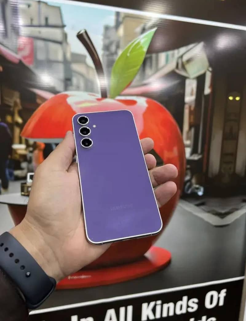 SAMSUNG S23FE  NON PTA  BUT SIPI ID APROVED POSSIBLE  8 256 gb 1