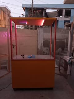 Frise stall