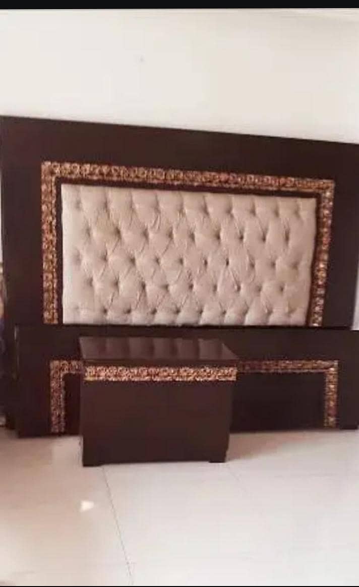 Bed set and dressing and side tables 0