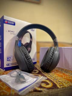 Bluetooth headphones (Ronin R-1500)