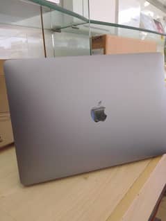 Macbook (M1)
