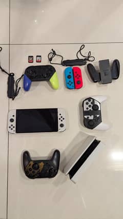 Nin-tendo switch with games and accessories