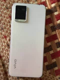 vivoy33 10/10 condition one hand use phone