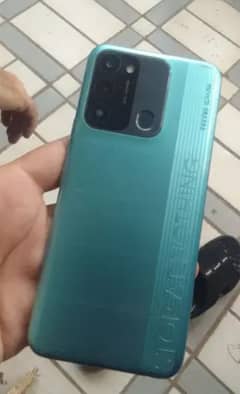 Tecno Spark 8C