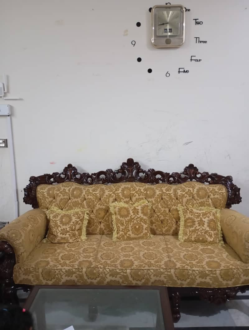 7 seater chiniyoti sofaset with TWO side tables and one center table 2