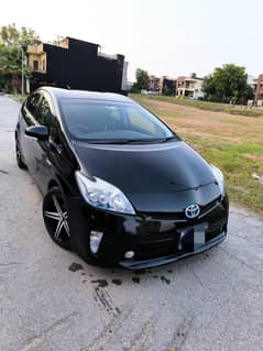 FULL & FINAL RATE 4200000/- PRIUS G touring