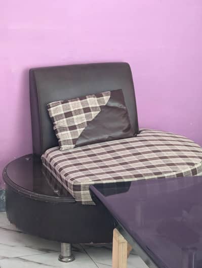 5 seater rexine sofa set with centre table