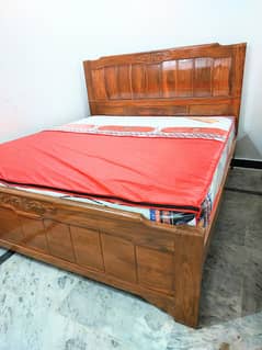 0321---512--0593 solid wood new condition bed set side tables dressing