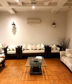 01 Kanal Modern Design House Proper Double Unit For Rent In DHA Phase 4 Lahore.