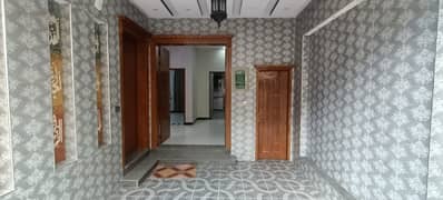 Prime Location In Bismillah Housing Scheme - Hussain Block 5 Marla House For sale