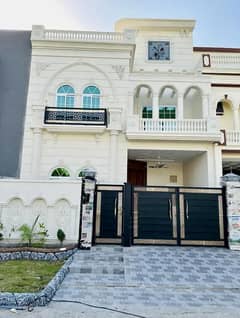 5 Marla Brand New House For Rent. Prime Location