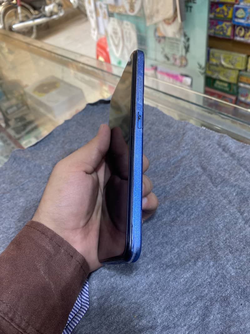 Tecno Spark 10 c 4