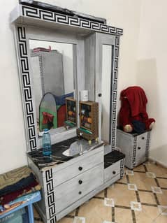 BED DRESSING WARDROB