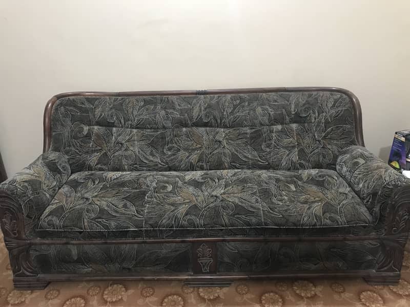 5 seat Sofa Set in Good Condition with Side Tables 0