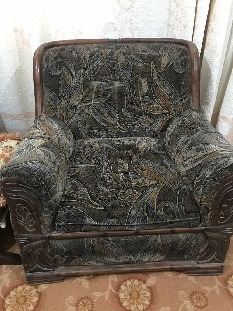 5 seat Sofa Set in Good Condition with Side Tables 2
