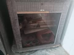 tv and other door cuburd table contion was 10/10
