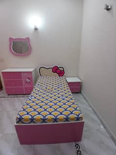Hello Kitty Bedroom Set – Full