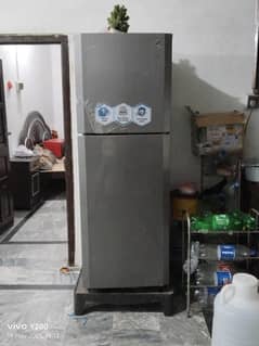 Fridge Medium Size (7 Years Warranty Baqi ha)