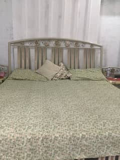 King size Iron bed