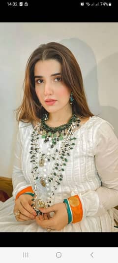 LADIES STAFF FOR SPA N PARLOR