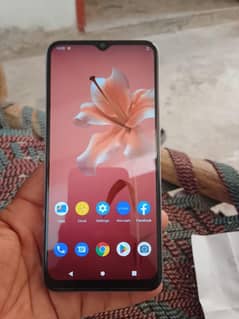 I am selling vivo y20 PTA approved with box