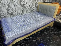 single bed urgently  sellout becouse shifting room