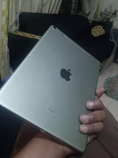 iPad pro 64gb 10.5inches second generation