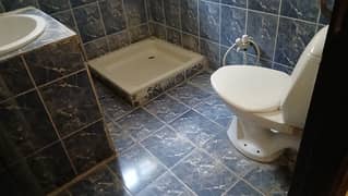 2 MARLA UPPER PORTION FOR RENT AVAILABLE IN HIGH Court ph 2 COLLEGE ROAD LAHORE