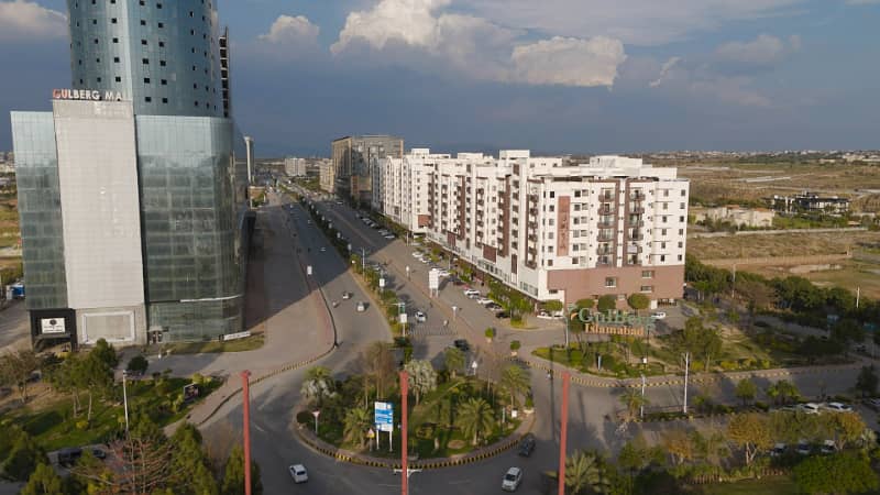 10 Marla Main Boulevard Developed Plot For Sale In Block-F Gulberg Residencia 7