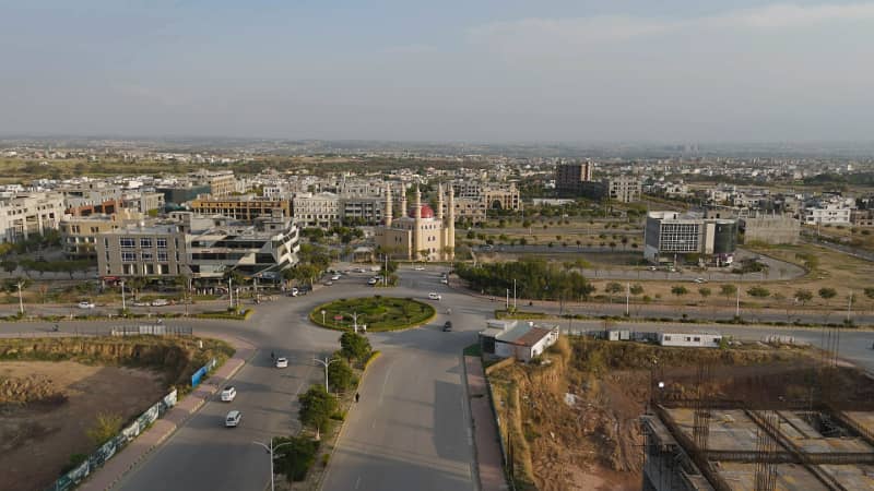 10 Marla Main Boulevard Developed Plot For Sale In Block-F Gulberg Residencia 19