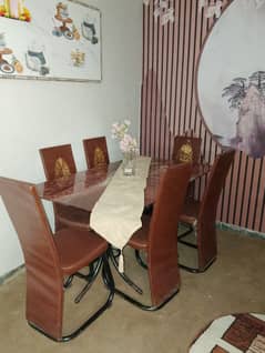 Dinng table