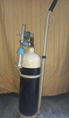 Oxygen cylinder 10 Litres pressure 200 bar with gauge and stand