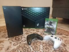 Xbox series x and 2 controllers