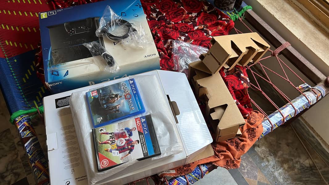 PS4 1TB - ULTIMATE PLAYER EDITION (2 Controllers) 1