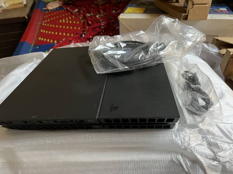 PS4 1TB - ULTIMATE PLAYER EDITION (2 Controllers) 3