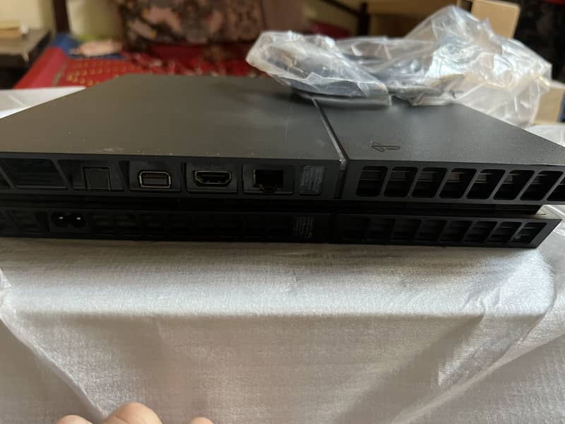 PS4 1TB - ULTIMATE PLAYER EDITION (2 Controllers) 4