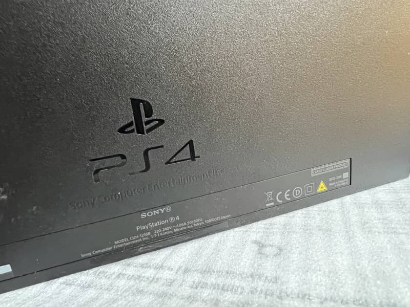 PS4 1TB - ULTIMATE PLAYER EDITION (2 Controllers) 5