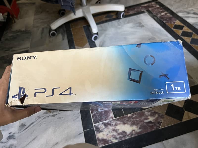 PS4 1TB - ULTIMATE PLAYER EDITION (2 Controllers) 8