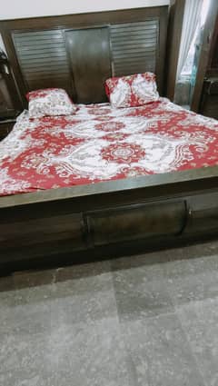 03244318877 A Complete  Wooden Bed set