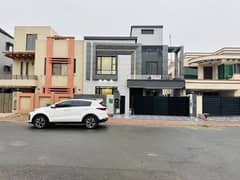 10 Marla New House Available For Sale In Bahria Town Lahore