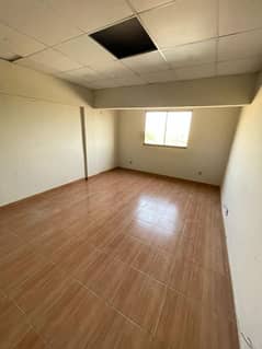 Good 1250 Square Feet Office For sale with Rental income In Gulshan-e-Iqbal - Block 13/C