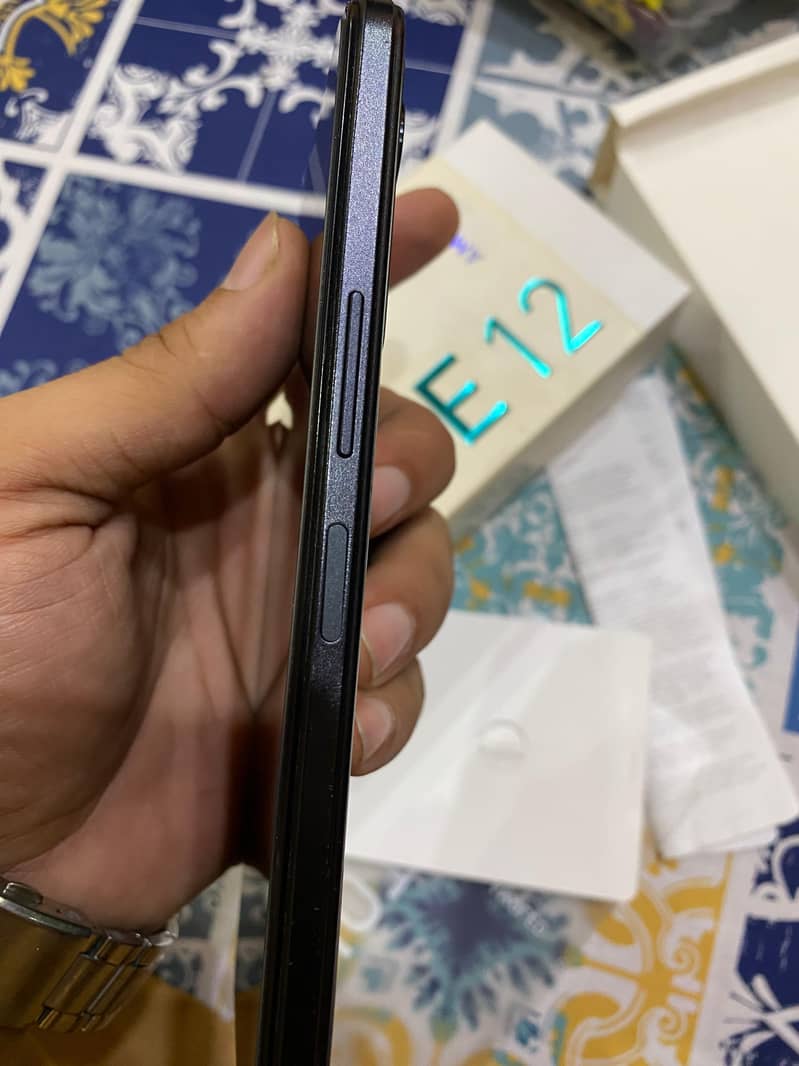 Infinix note 12 all okay home use mob 6/128 condition 10/9.5 inbox me 3