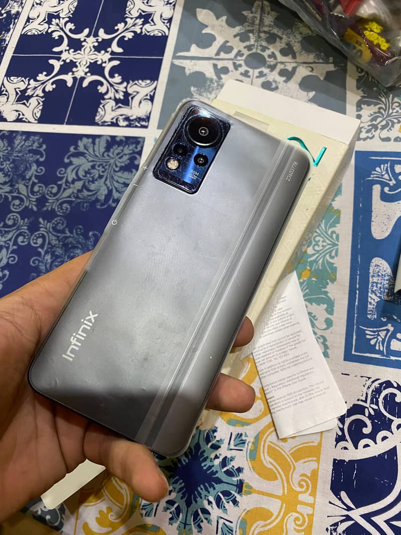 Infinix note 12 all okay home use mob 6/128 condition 10/9.5 inbox me 7
