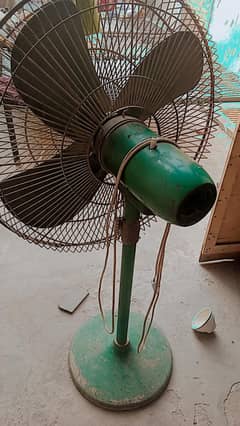 pedestal fan