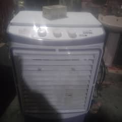 12 volt ka h new h aik month Chala h bus jis chaye wo rabta kare