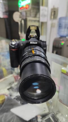 Nikon d50 dslr with 70/300mm lens and difference lens for urgent sale