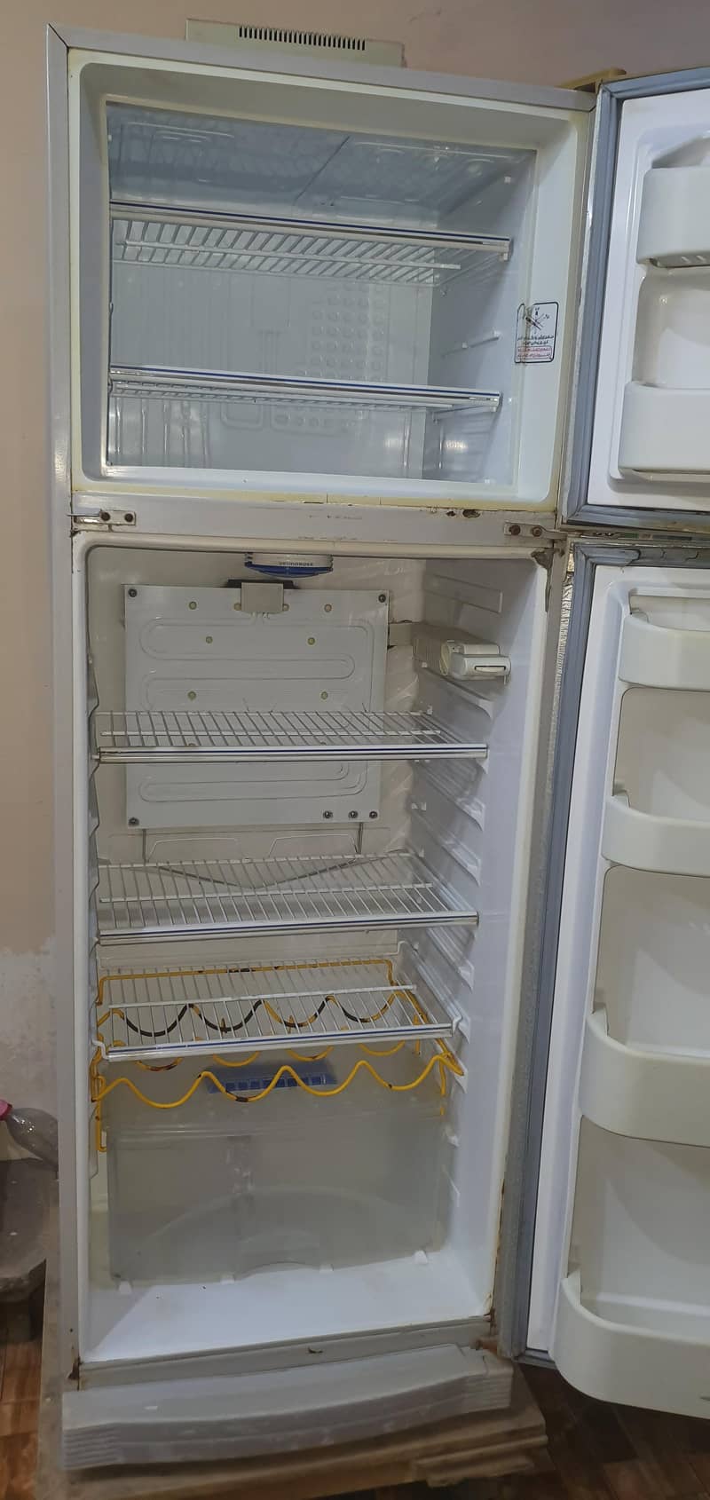 Dawlance Refrigerator-Large 1