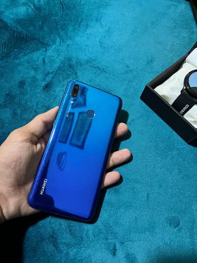 stunning blue Huawei y7