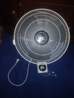 bracket fan